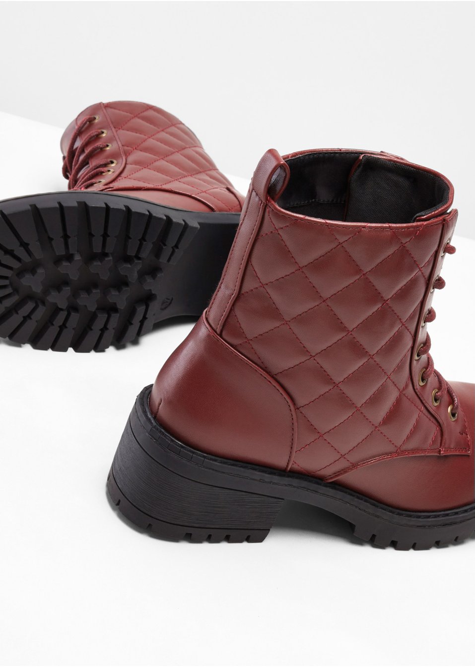 Boots à lacets