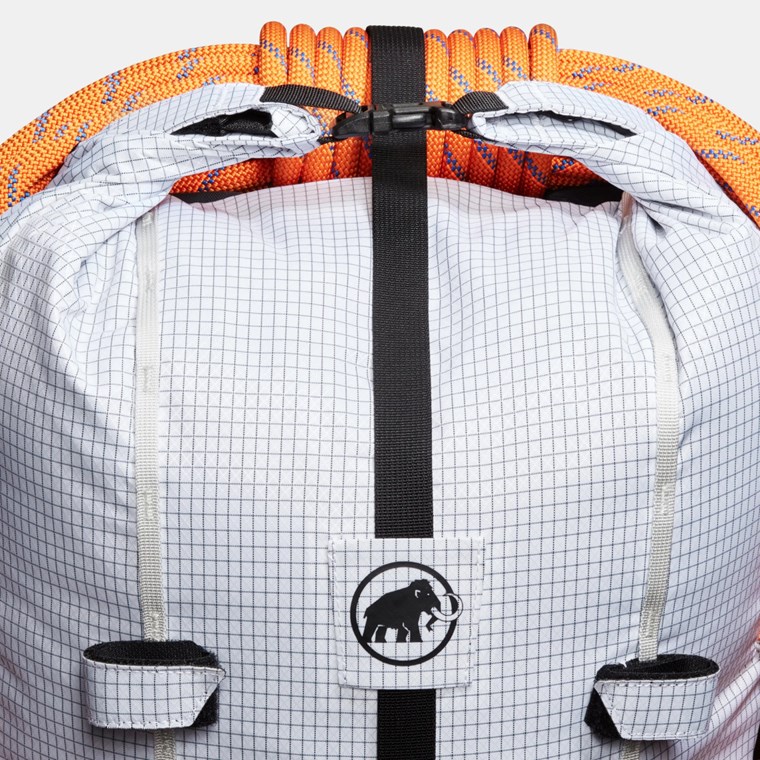 Mammut Trion 28 White/Black
