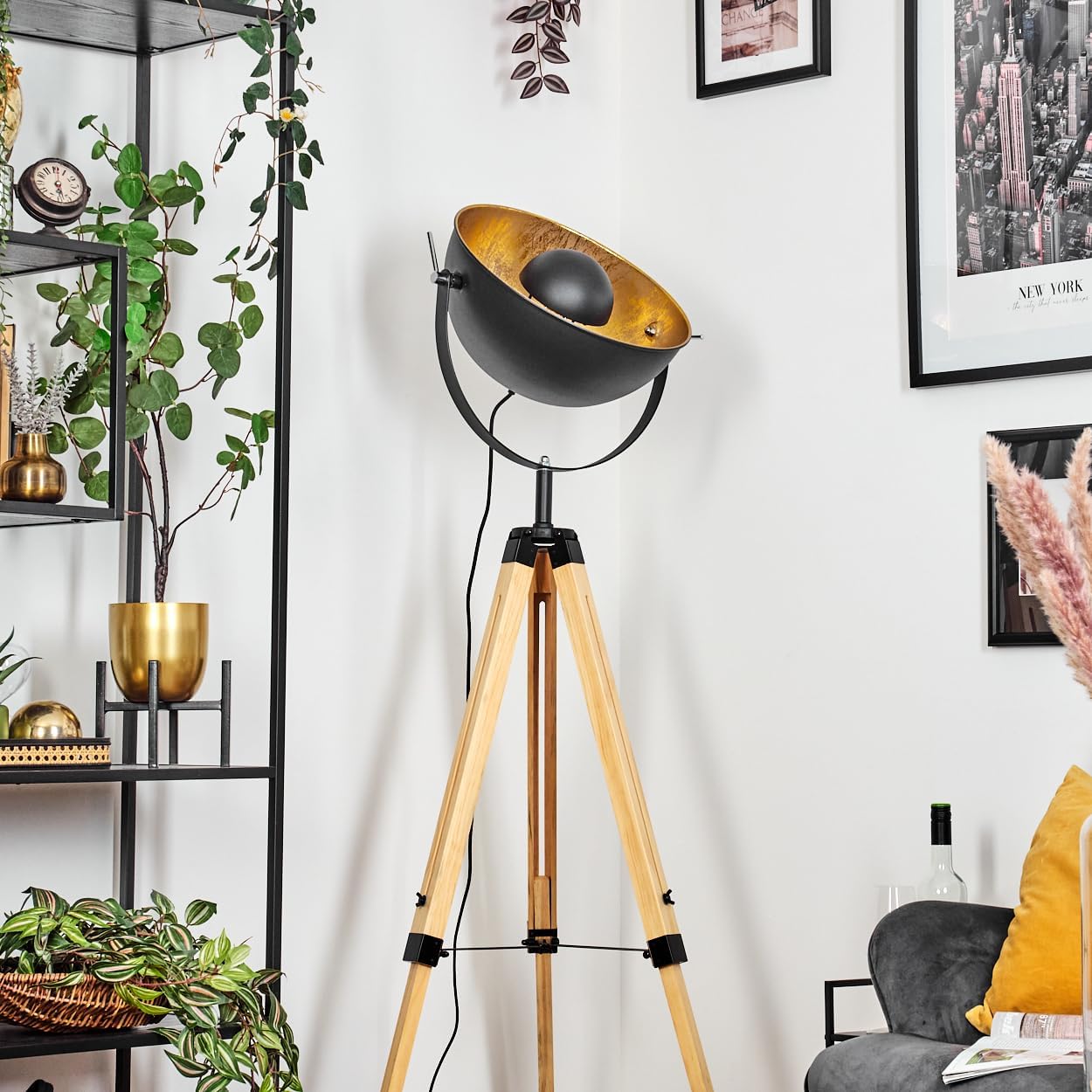HOFSTEIN Stehleuchte Jupiter, Stehlampe aus Holz/Metall in Naturfarben/Schwarz/Goldfarben, Leuchte im Boho-Style, Höhe 167 cm, Ø 40 cm, Fußschalter - Wohnzimmer, Schlafzimmer, Esszimmer, Flur, Büro