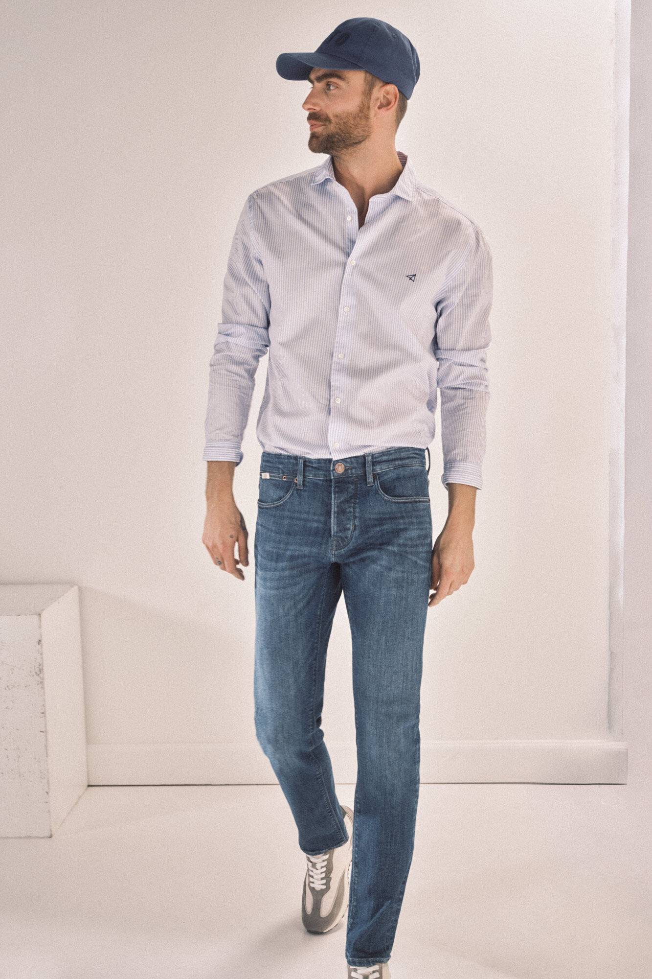 Calça jeans slim de lavagem escura - Azul