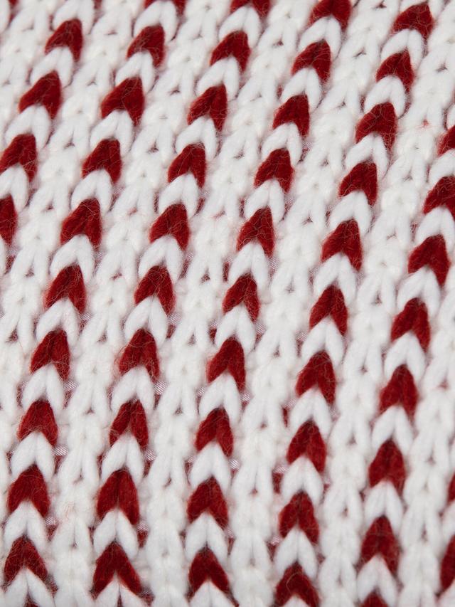 Strick-Kissen mit Pompoms