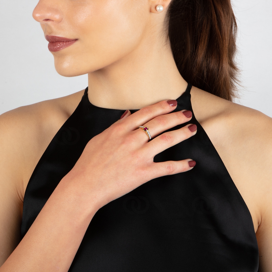 Verlobungsring 750/18 K Gelbgold mit Diamanten 0.25 ct H/Si und Rubin 0.36 ct