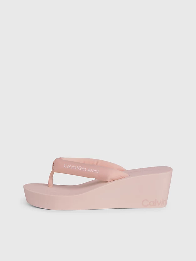 Chinelo de dedo com plataforma e salto anabela de cetim