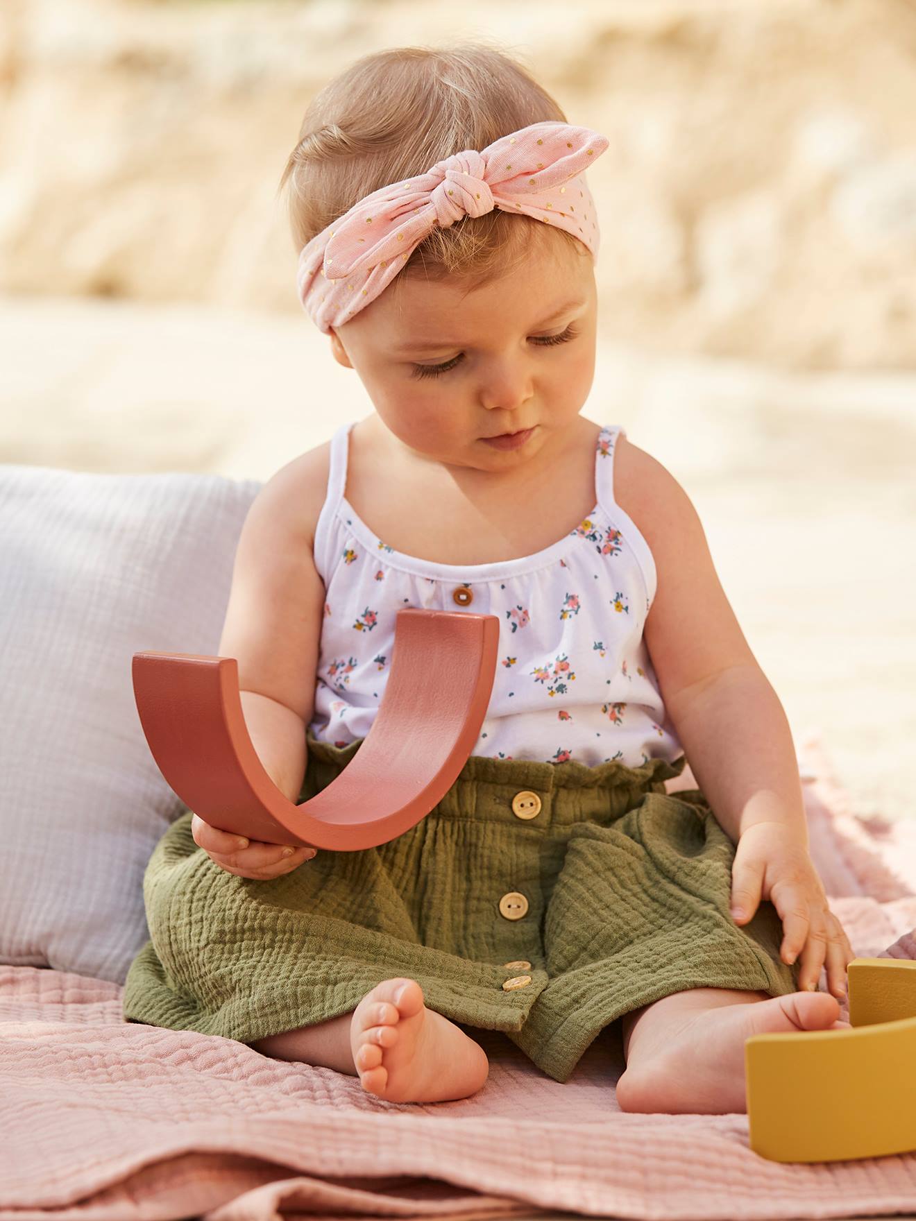 Camiseta sem mangas com listras finas e alças, para bebê, multicolorida