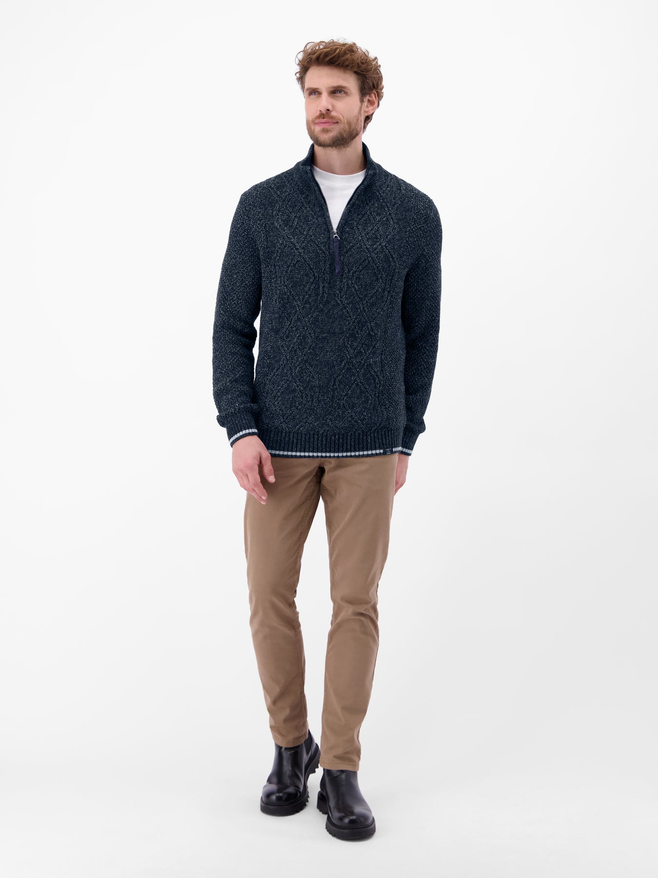 Strickpullover mit Zopfmuster und Troyerkragen