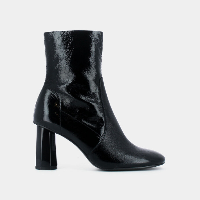 Bottines à talons hauts  en cuir brillant noir
