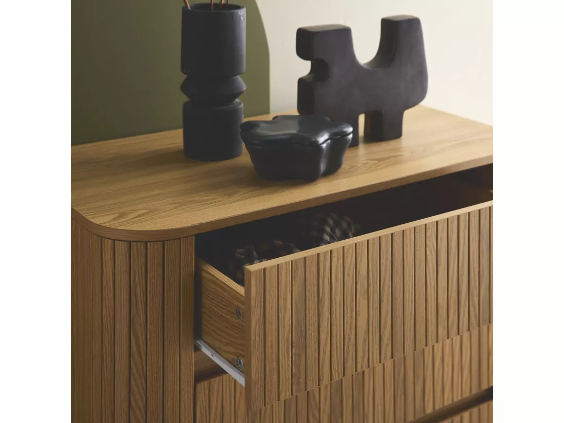 Commode 3 tiroirs. décor strié naturel. L 80x P 45 H 80cm