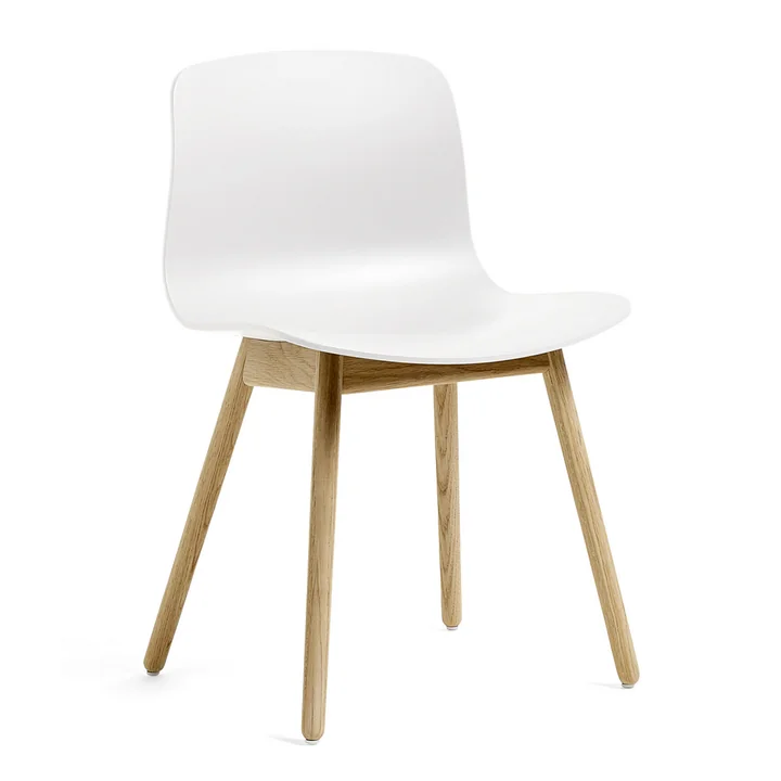 HAY - About A Chair AAC 12, Eiche lackiert / white 2.0 (Kunststoffgleiter)