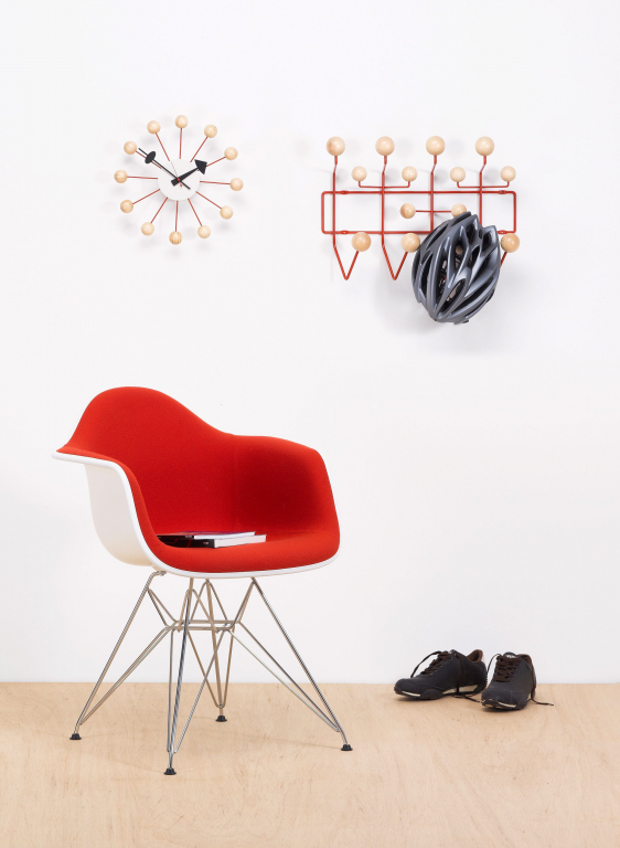 Vitra Ball Clock klok Ø33 naturel