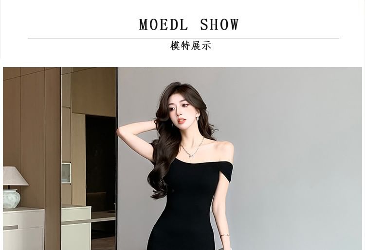 Aurora - Off-Shoulder Maxi-jurk met korte mouwen en effen mantel