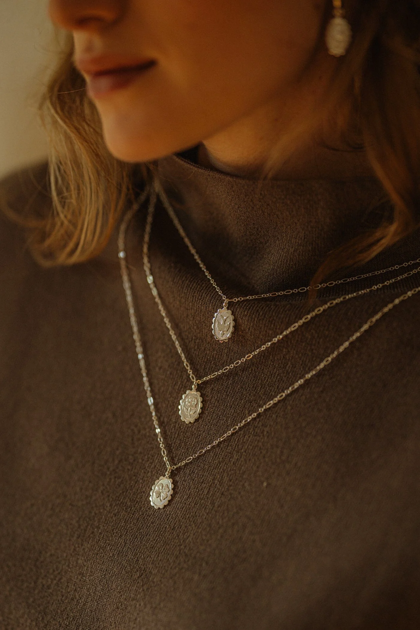 THÉMIS - Collier fleur émaillé doré à l'or fin | Argent