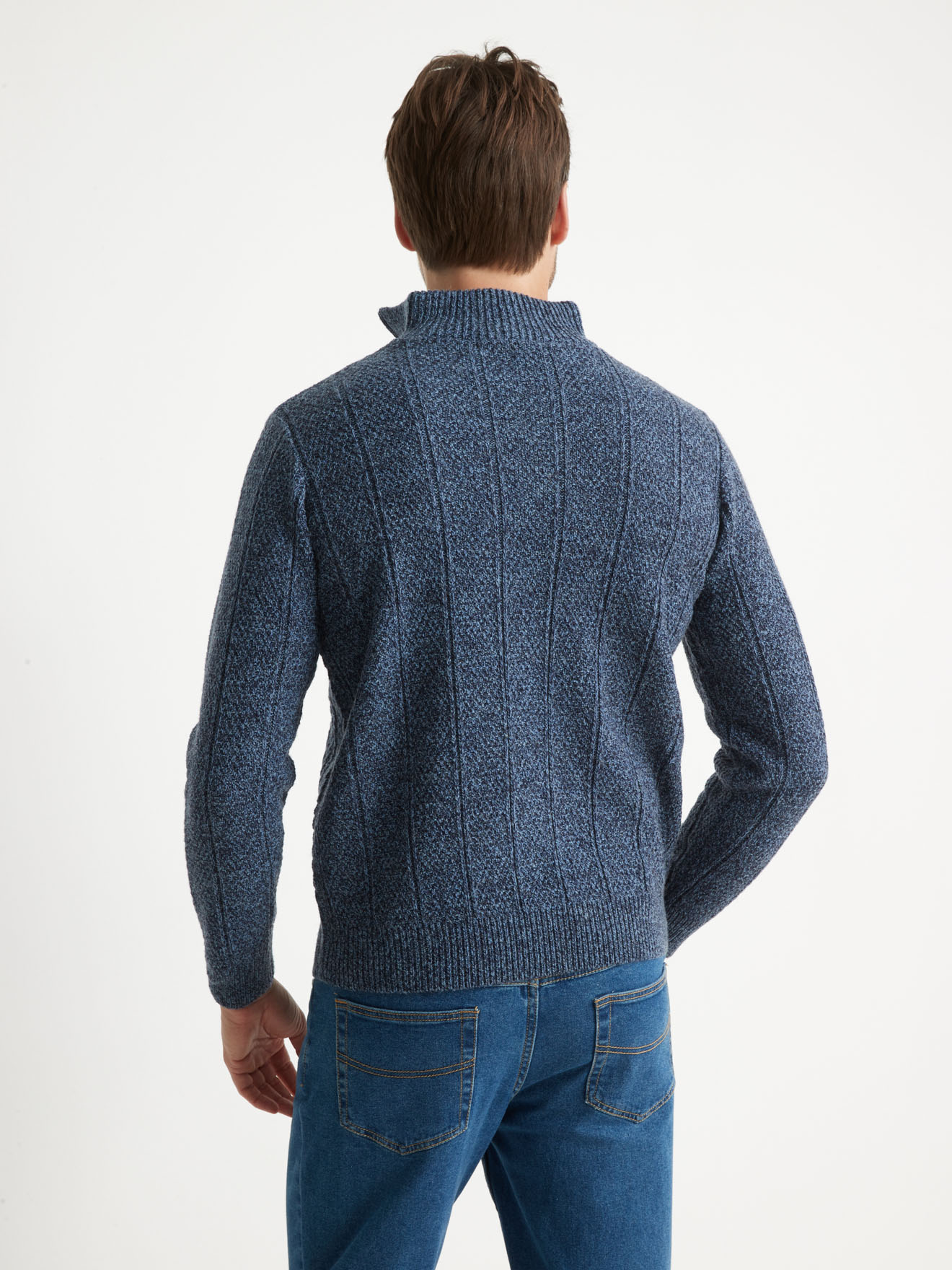 Pull torsadé col montant zippé