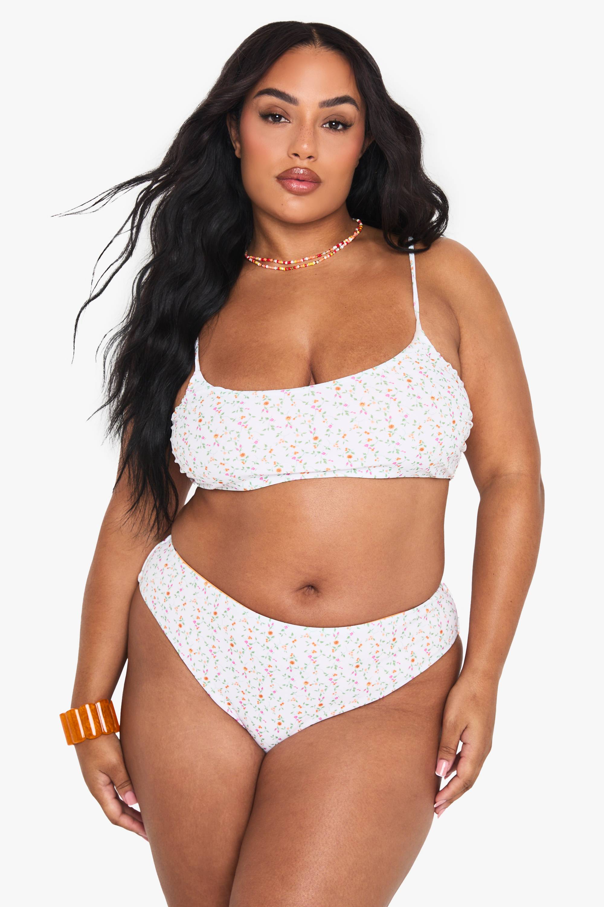 boohoo Bas De Bikini Grande Taille Réversible À Fleurs Ditsy Avec Liens Sur Les Côtés