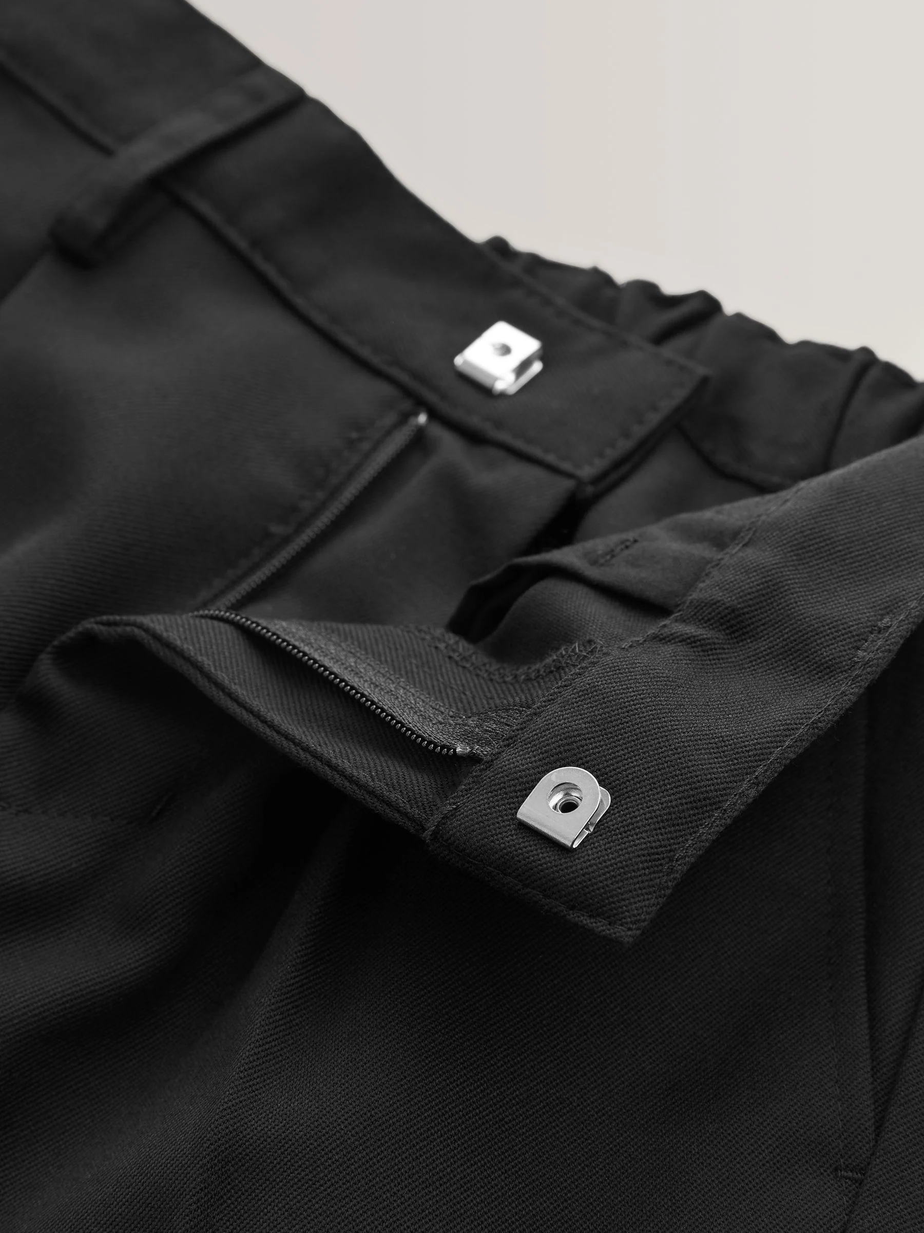 Zwart - Schoolbroek met geplooide voorkant (3-17 jr)