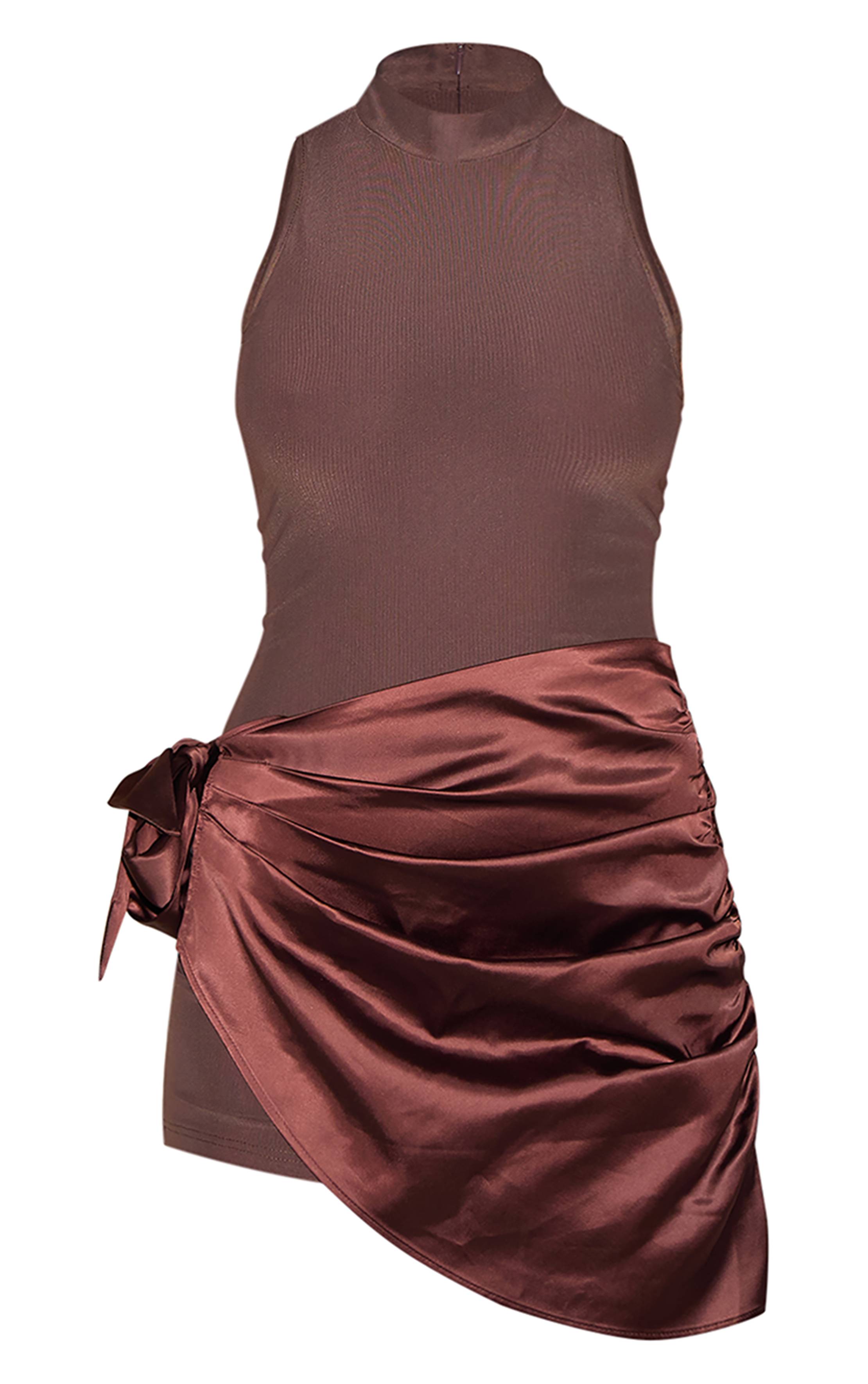 Chocolat Robe Mini Drapée En Satin Tissé À Col Montant