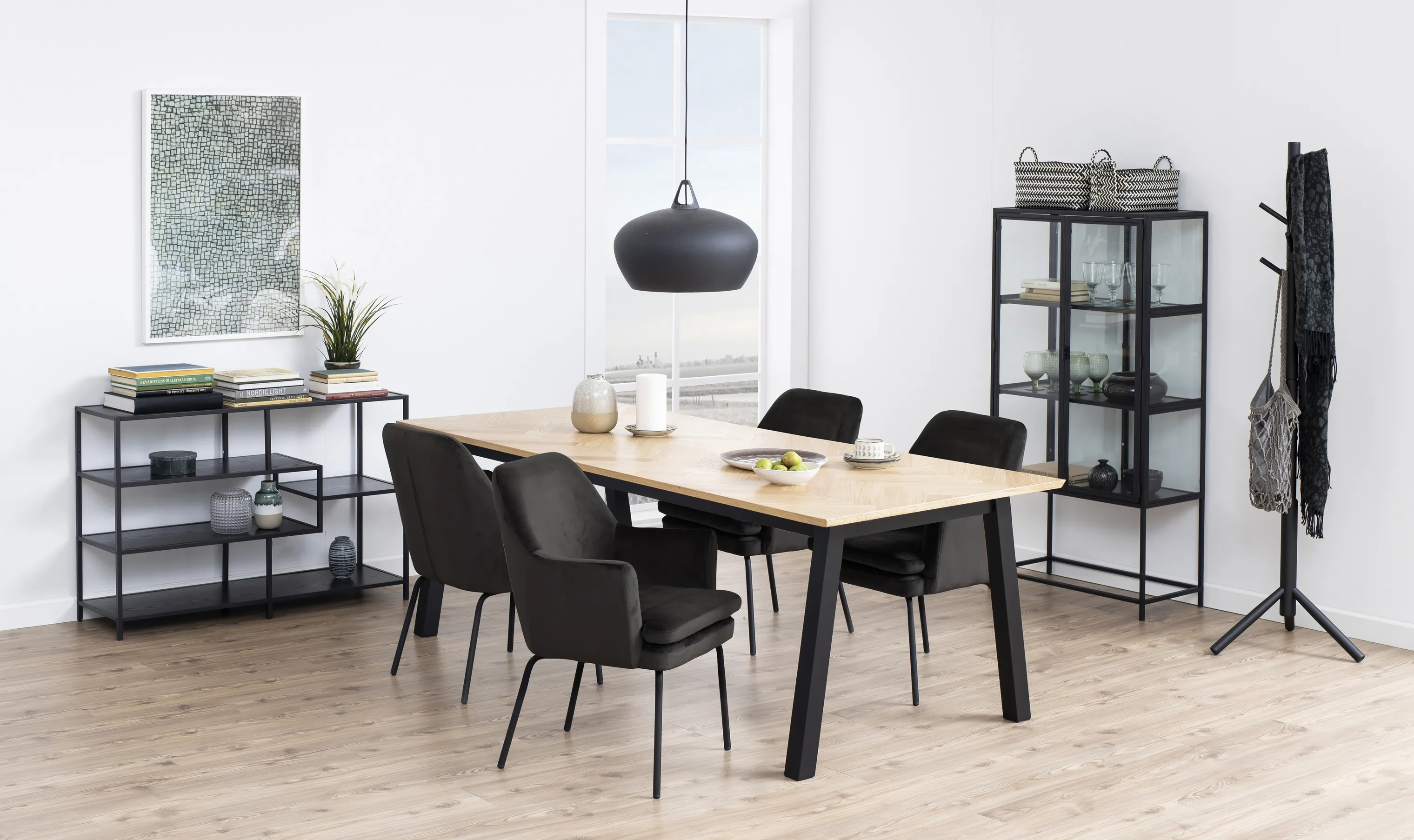 CASA Living Seaford Vitrine