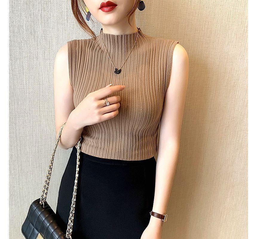 Adoree - Mouwloze top met ronde hals en effen breisel