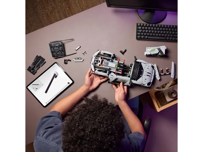 LEGO Technic 42214 Lamborghini Revuelto-supersportsvogn