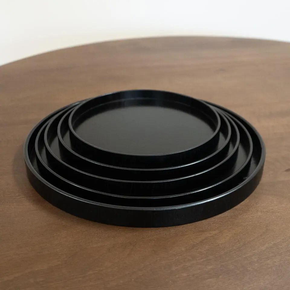 QUVIO Houten dienblad rond - Zwart - 27 cm
