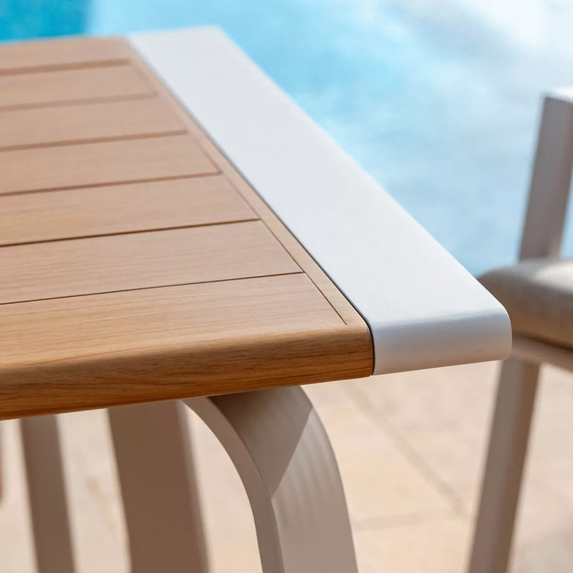 Table de jardin rectangulaire en aluminium 10 places (240 x 100 cm) Long Beach Blanc cendré