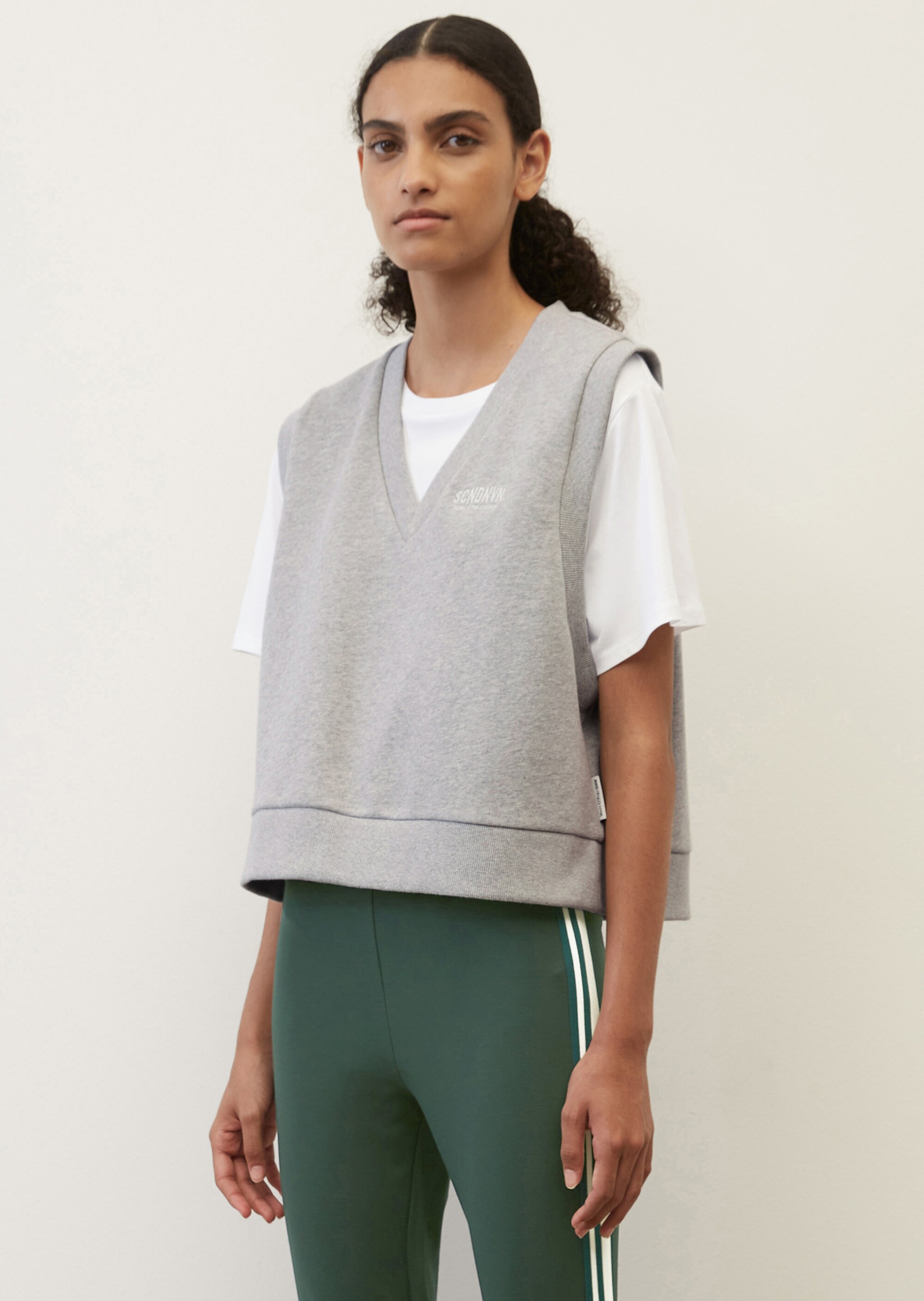 Sweat-V-Neck-Pullunder cropped aus Organic Cotton