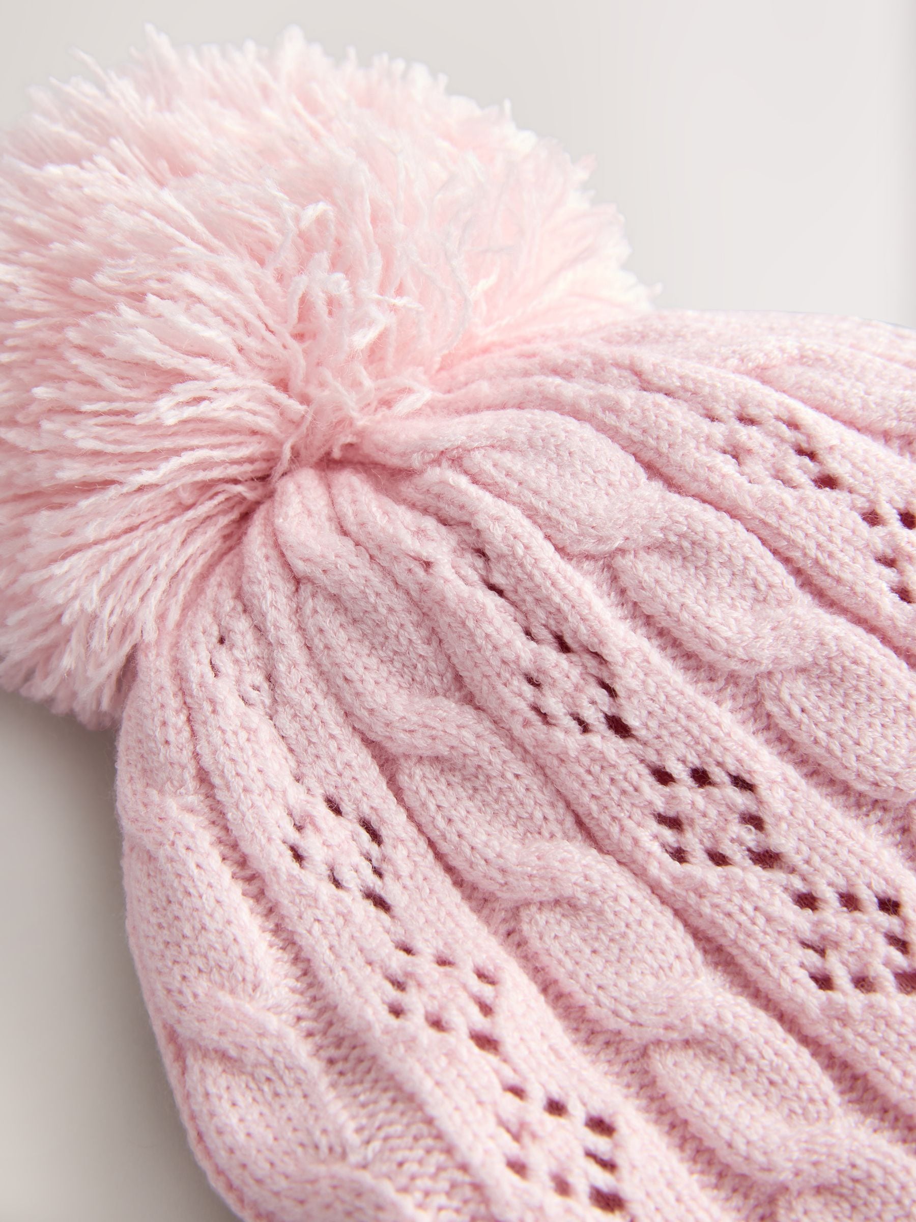 Roze - Pointelle kabelgebreide muts met pompon (0mnd-2jr)