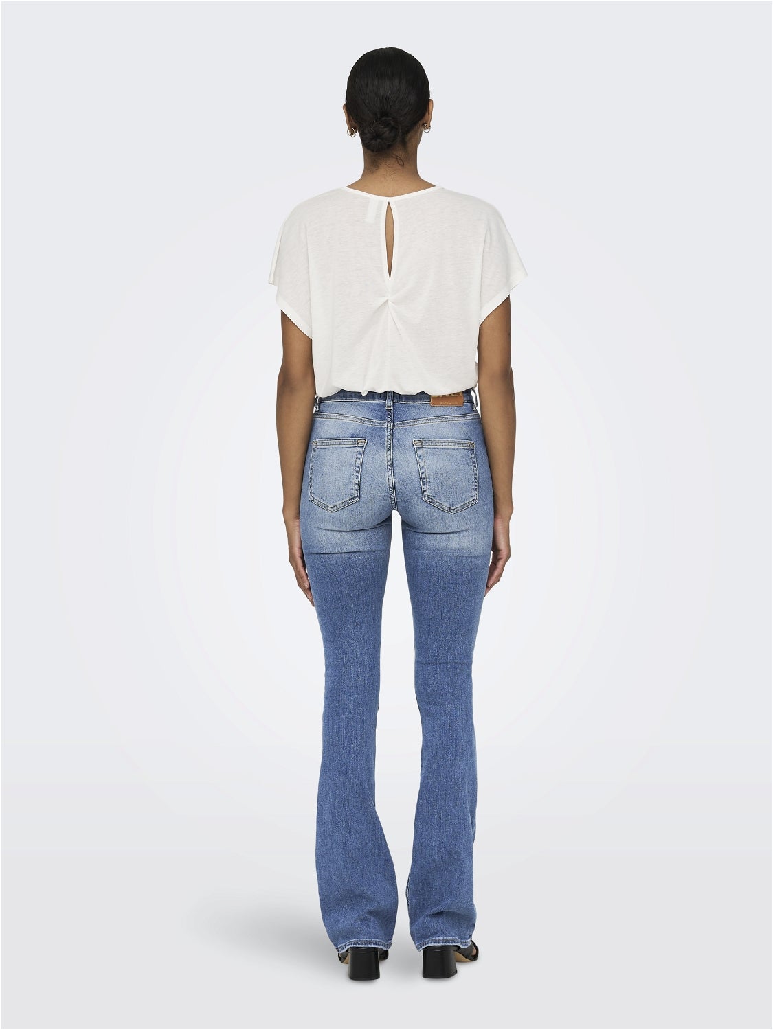 ONLBLUSH Mittlere Taille Ausgestellt Jeans Light Blue Denim
