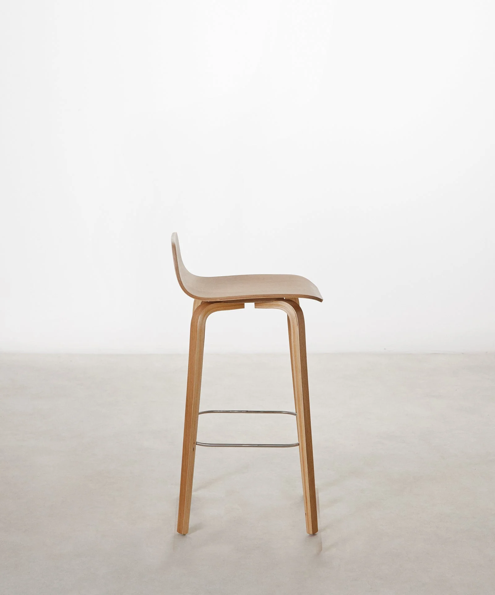 Taburete de madera Eira