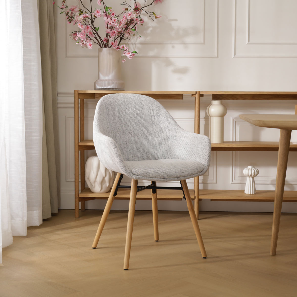Eetkamerstoel Nena-Mae beige gemêleerd - houten onderstel