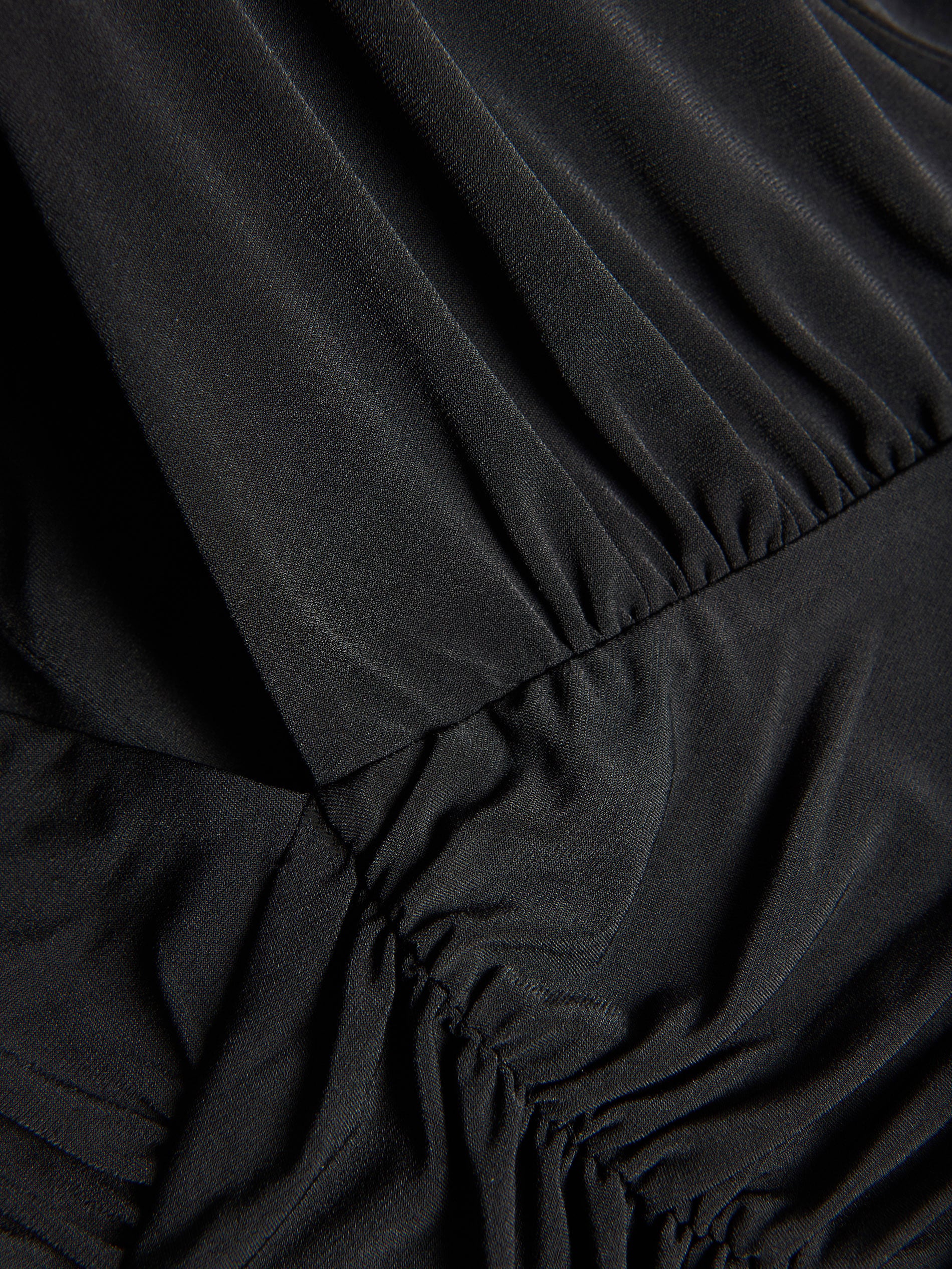 Kleid mit Raffung