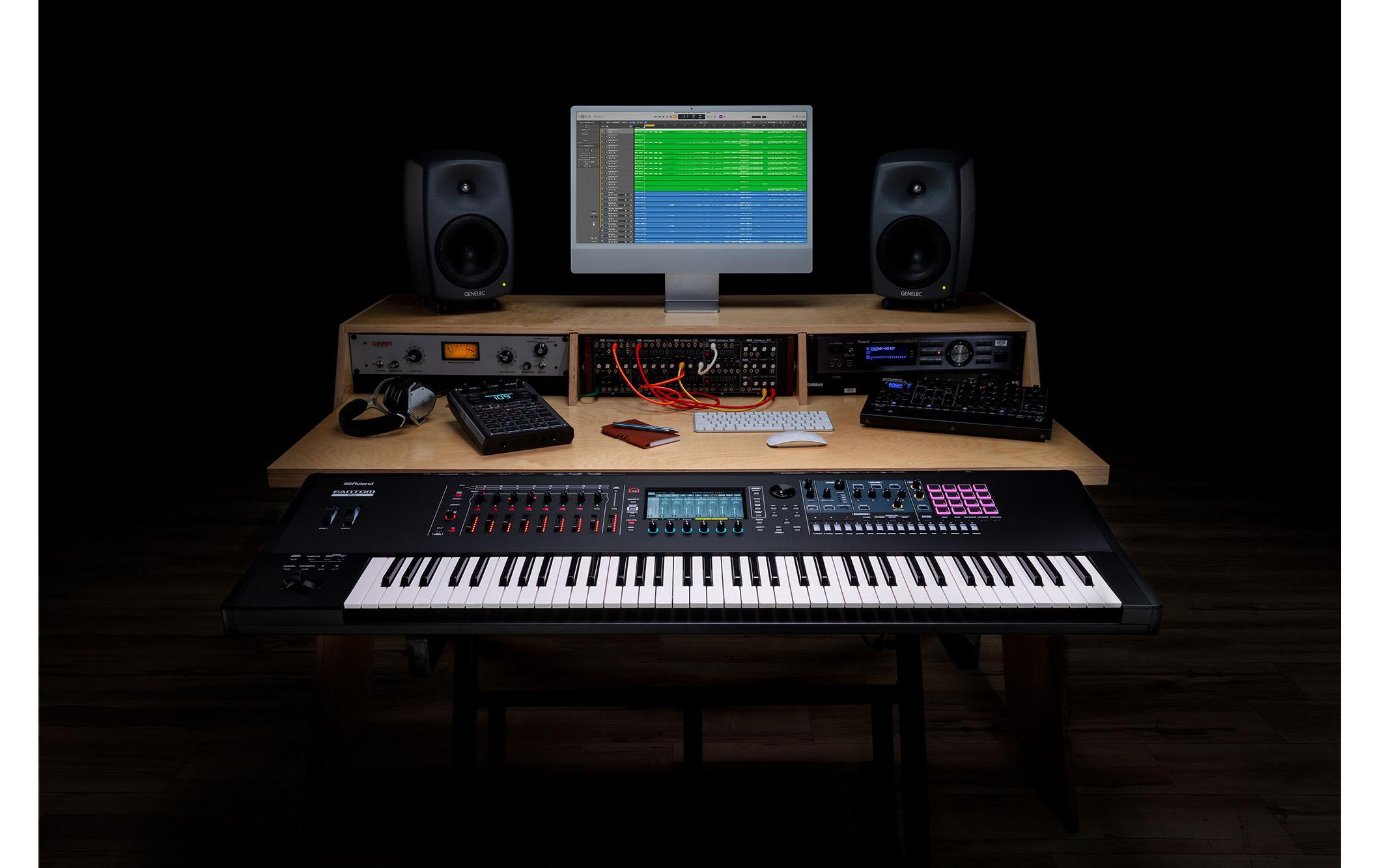 Workstation FANTOM 7 EX<br>Synthesizer-Topmodell mit neuester Soundtechnologie, intuitiver kreativer Bedienung und 76er-Synthesizertastatur