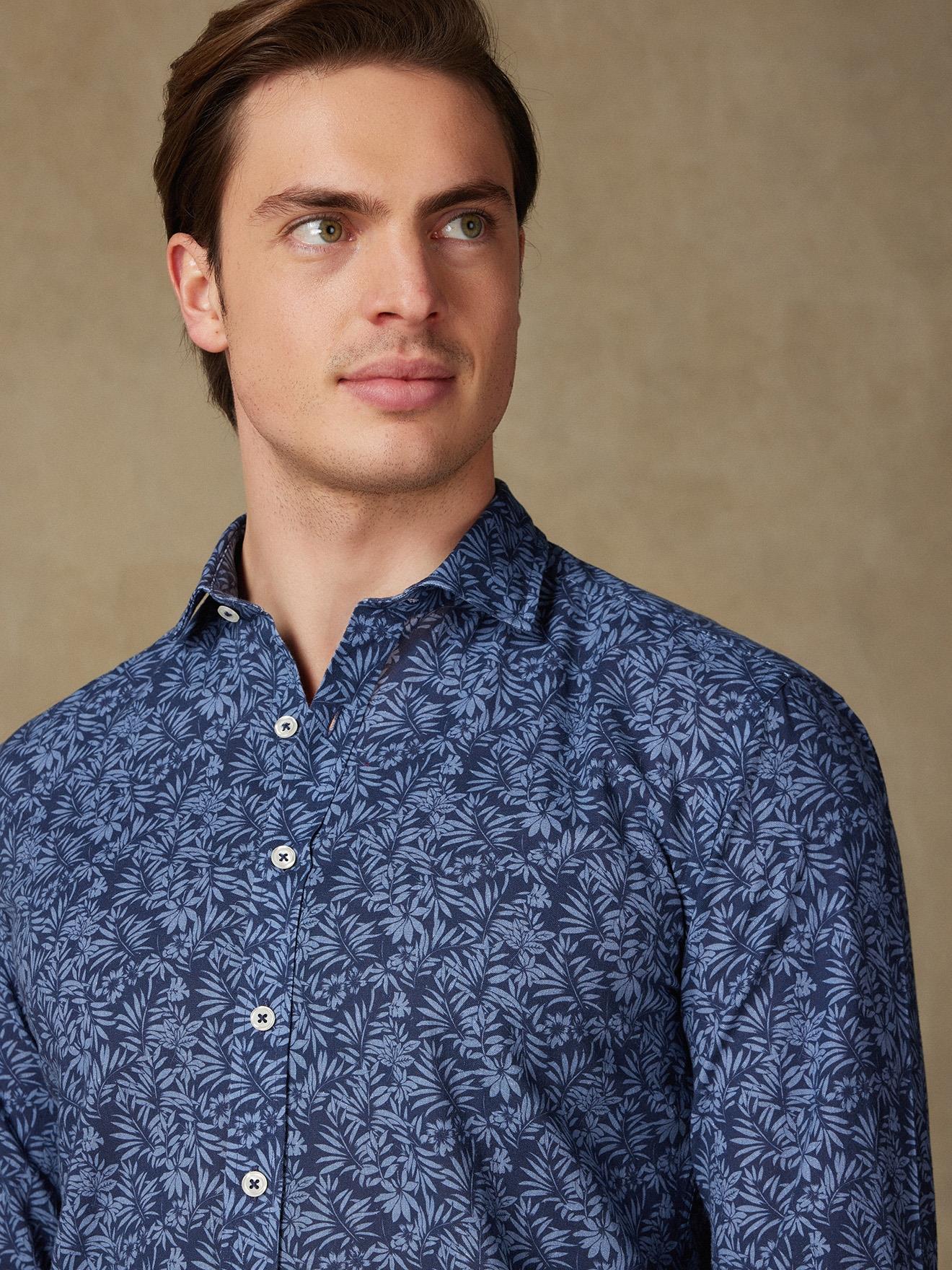 Chemise Spike en lin marine à motif floral