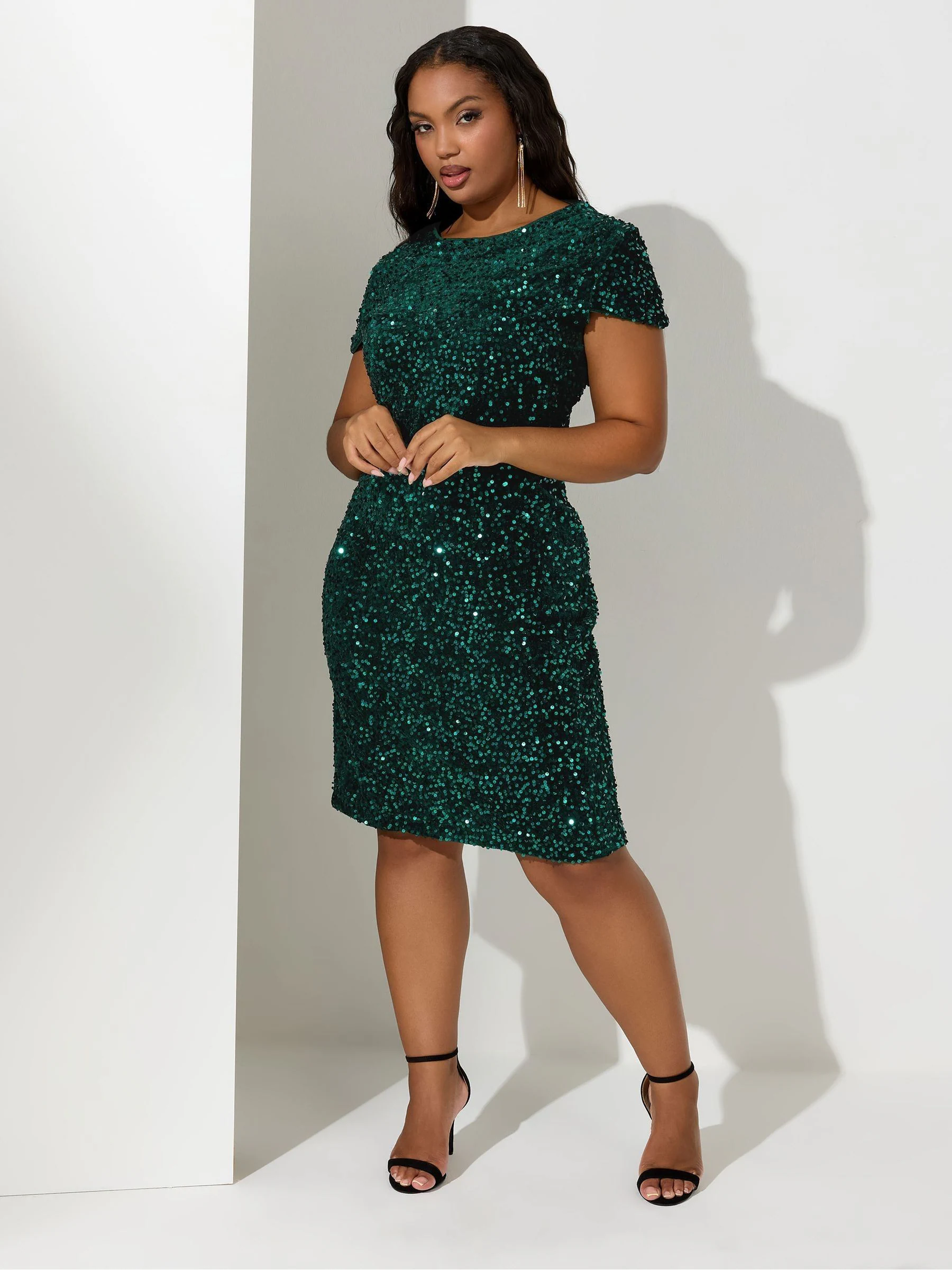 Groen - Yours - Curve - London fluwelen jurk met lovertjes