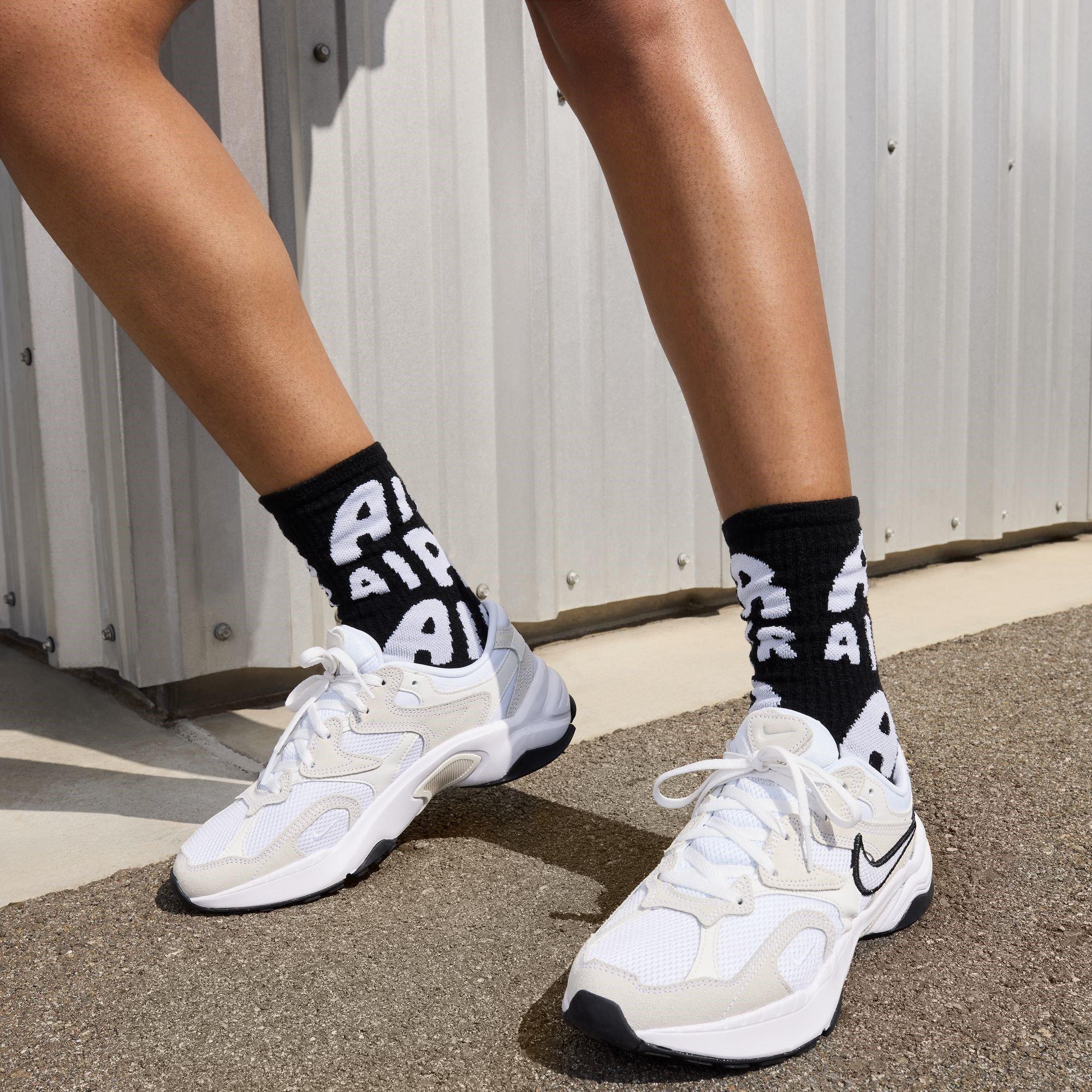 Nike AL8