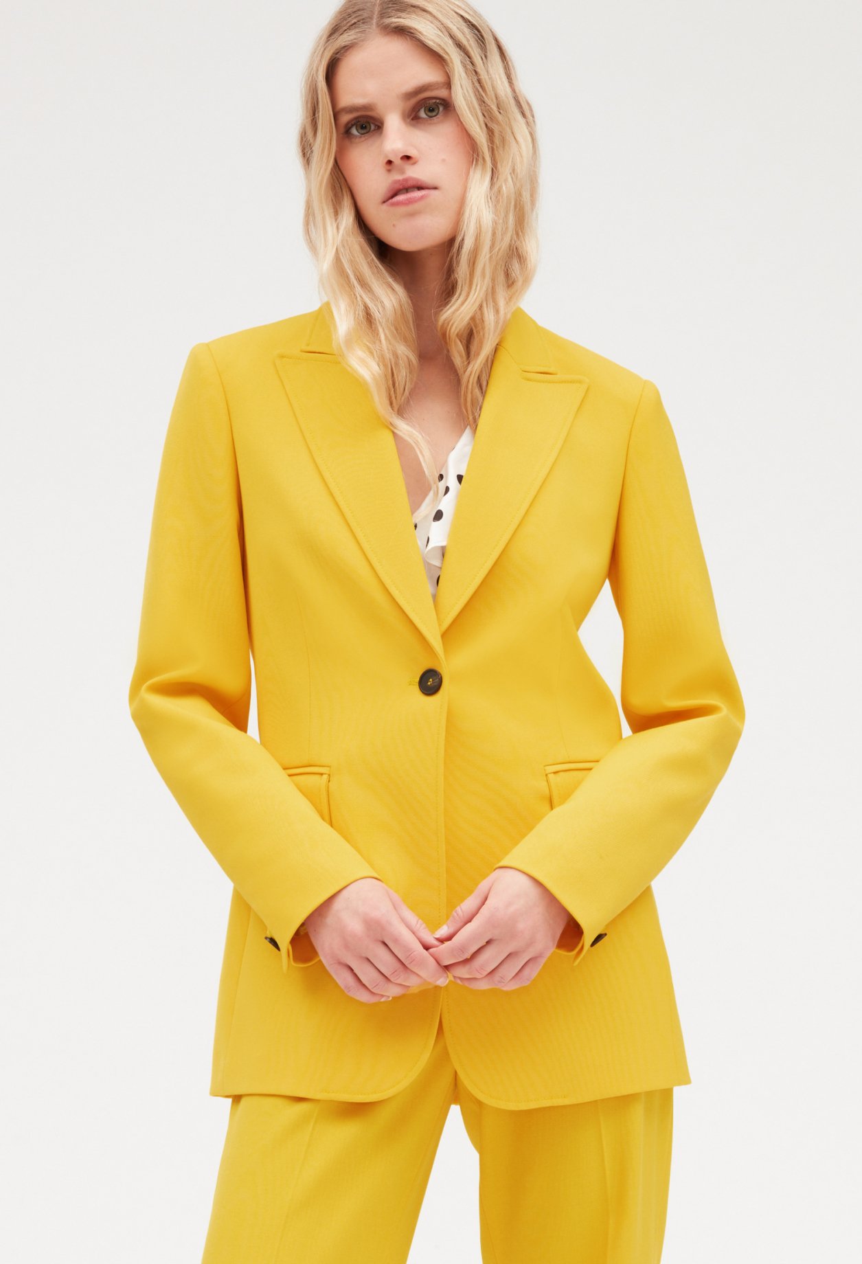 Veste de costume ajustee
