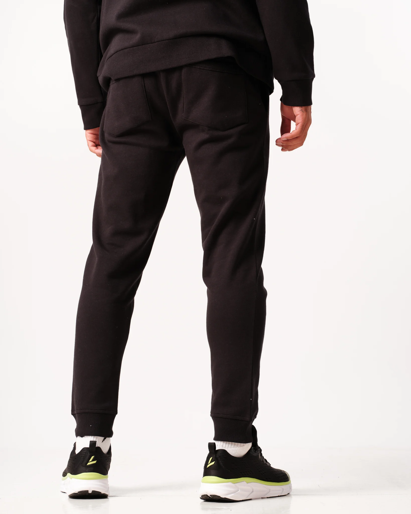 LEVITY Core Sweat Pants Black