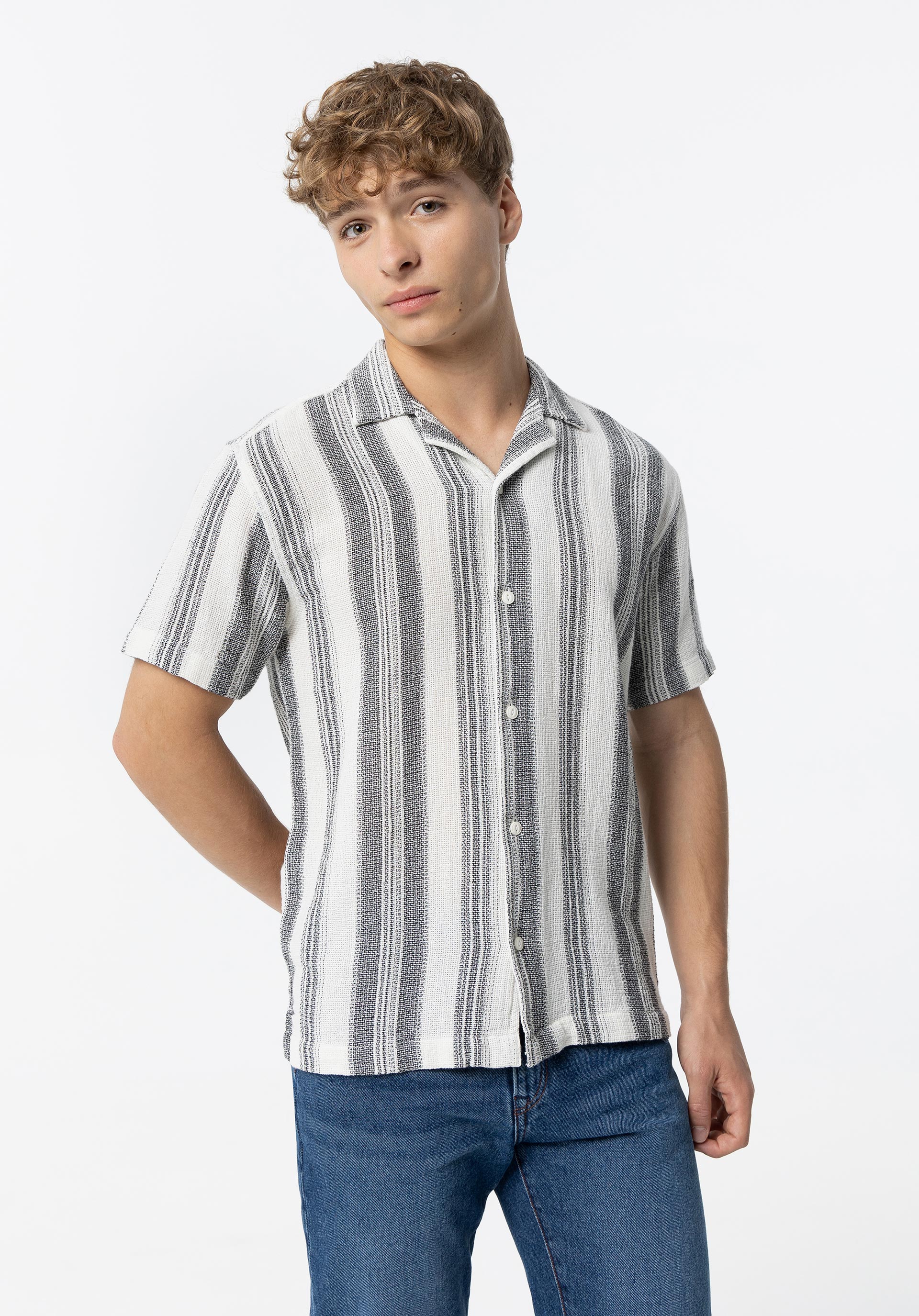 Camisa às Riscas com Textura