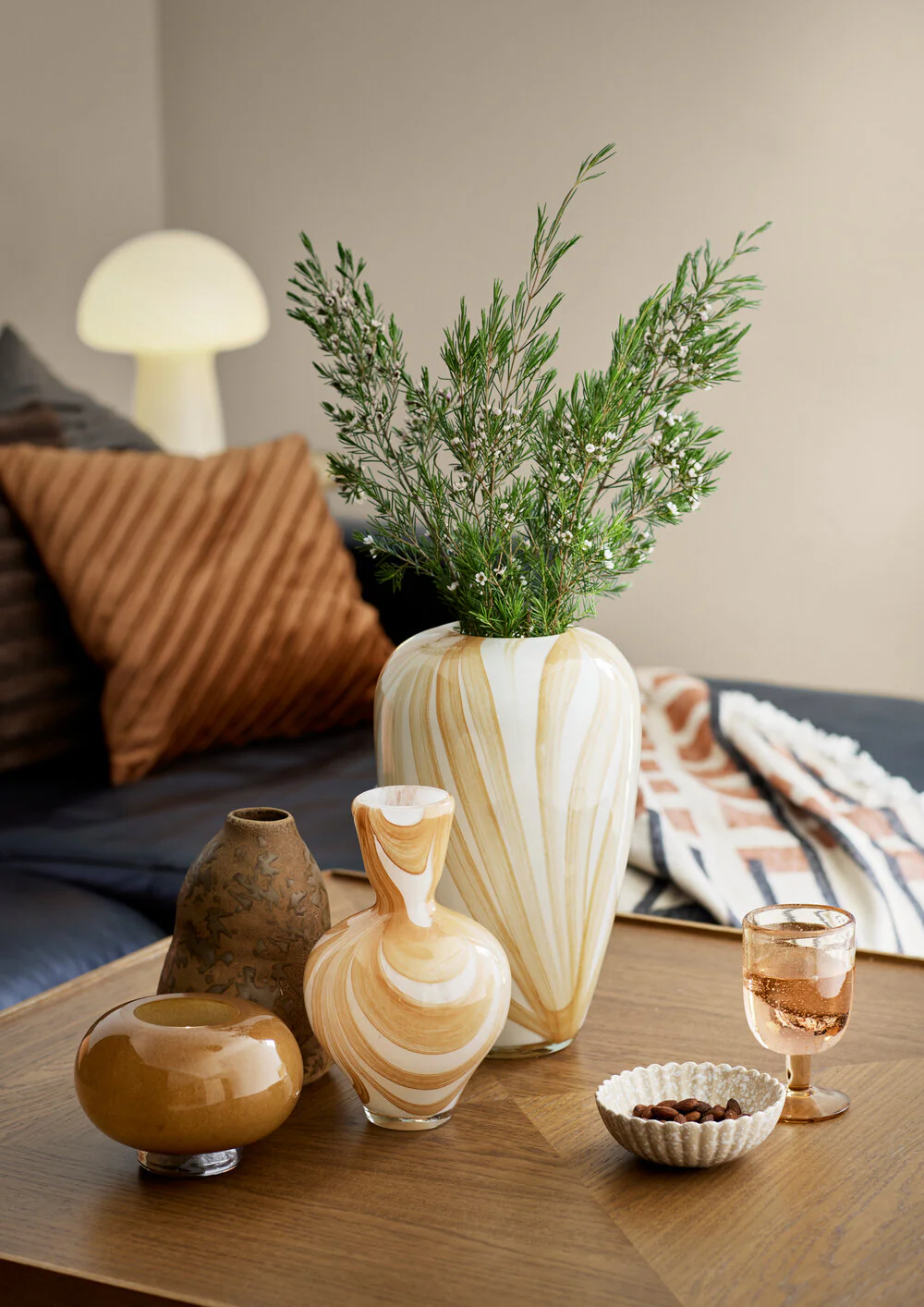 Bahne Interior  Vase med brede striber, amber/hvid - H32,5 cm.