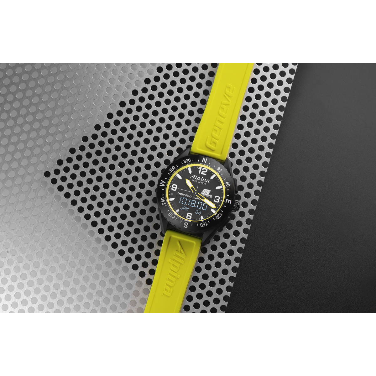 Montre d'occasion Alpina Startimer x Balance  homme acier bracelet caoutchouc jaune. Edition spéciale Michael Goulian