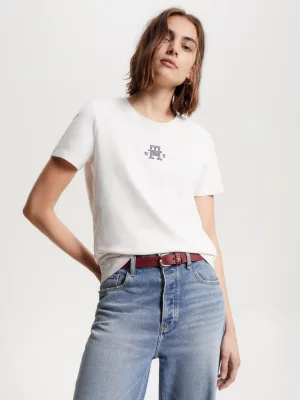 Camiseta com o logo da universidade