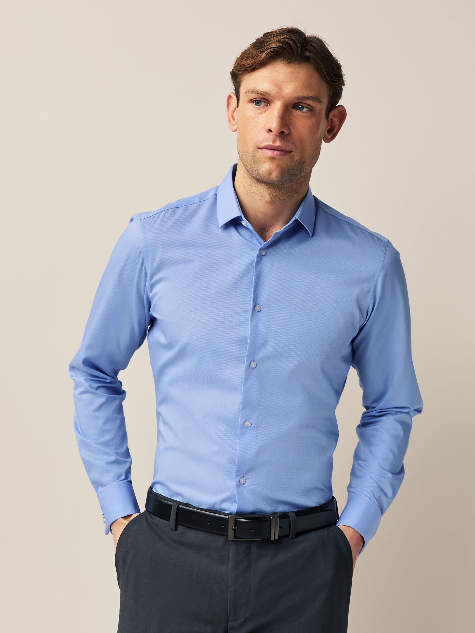 Blauw - Slim Fit - Eenvoudig te strijken slim fit overhemd met textuur en dubbele manchetten