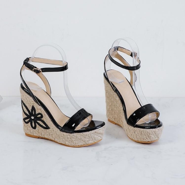 Freesia - Sandalen met enkelband en sleehak