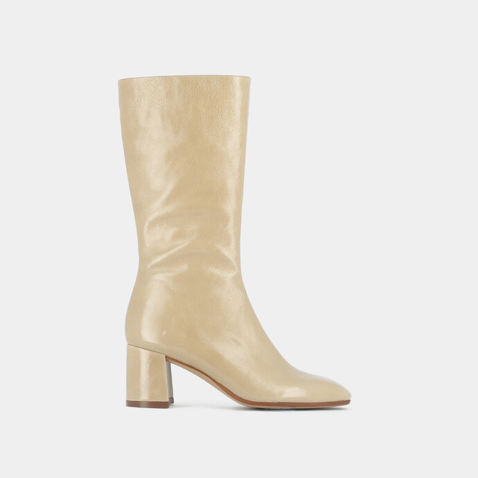Bottines à talons et bouts pointus  en cuir brillant beige