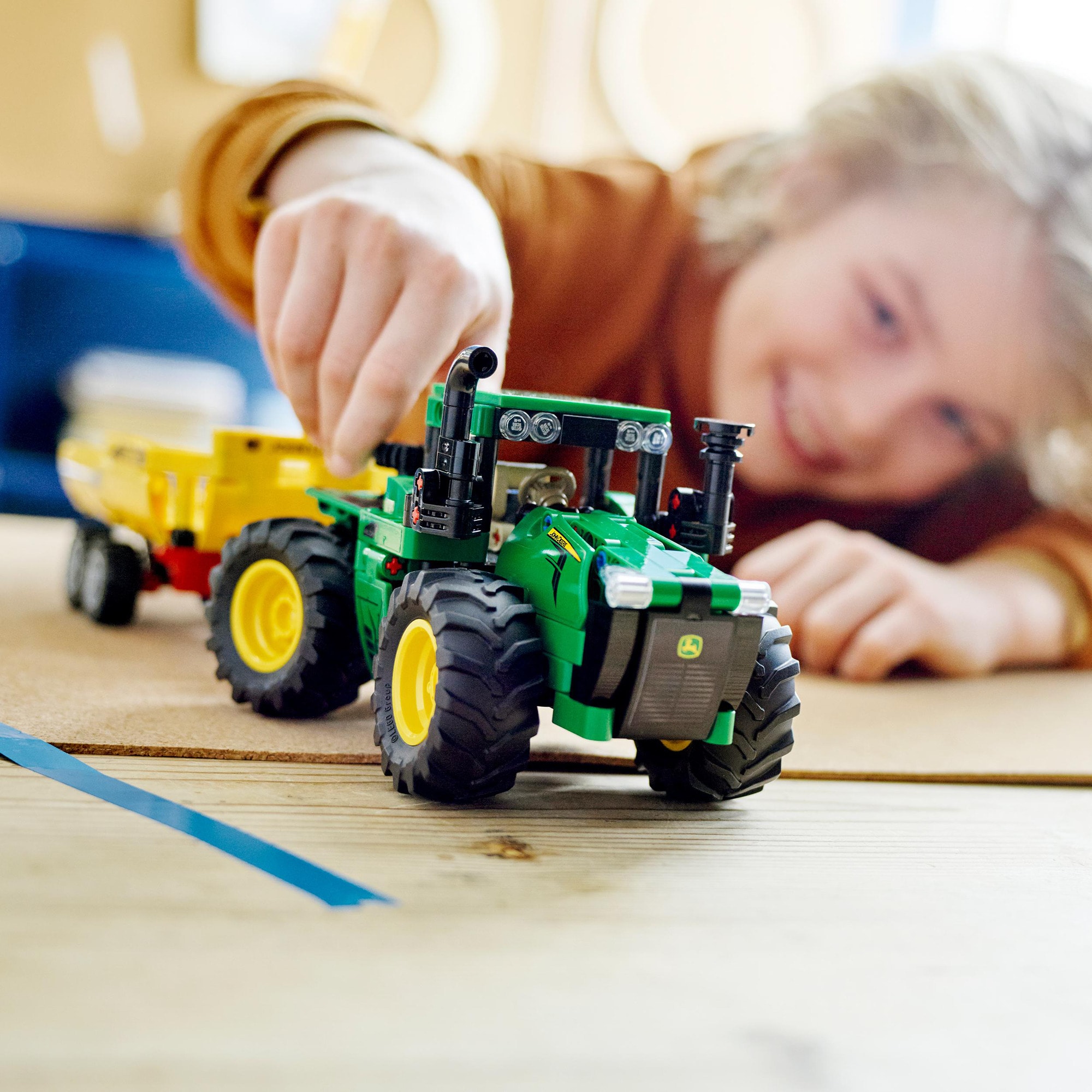 LEGO Konstruktionsspielzeug Technic John Deere 9620R 4WD Traktor