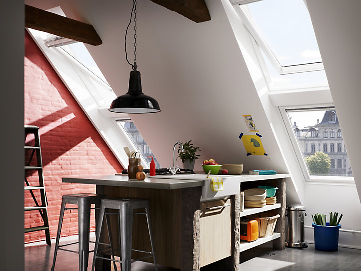 Fenêtre de toit à rotation VELUX Confort Everfinish - polyuréthane L. 78 x H. 140 cm (GGU 0076 MK08)