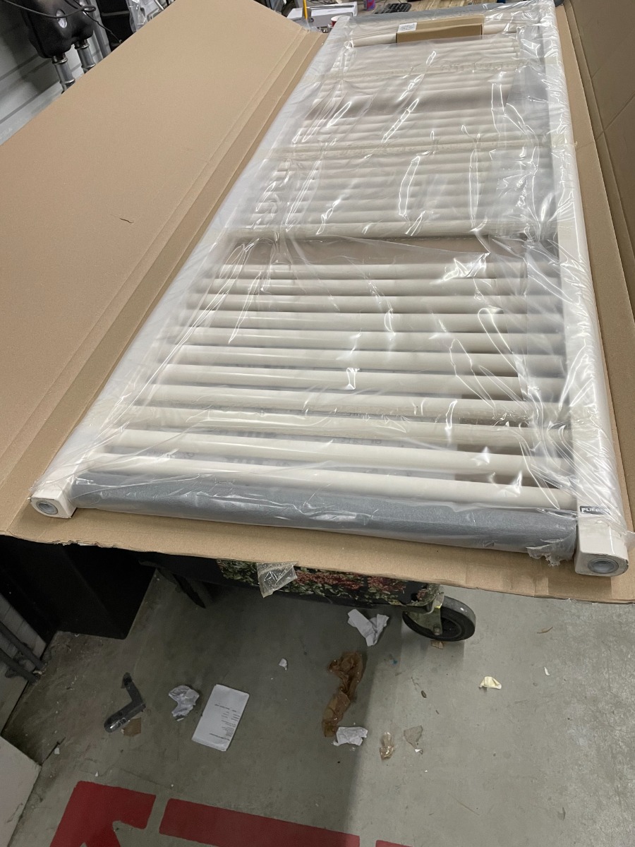 SCHADEMODEL: Plieger Palermo NXT designradiator 60x177.5cm 1019W pergamon