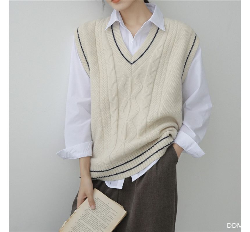 Honey River - V-hals gestreept kabelgebreid vest
