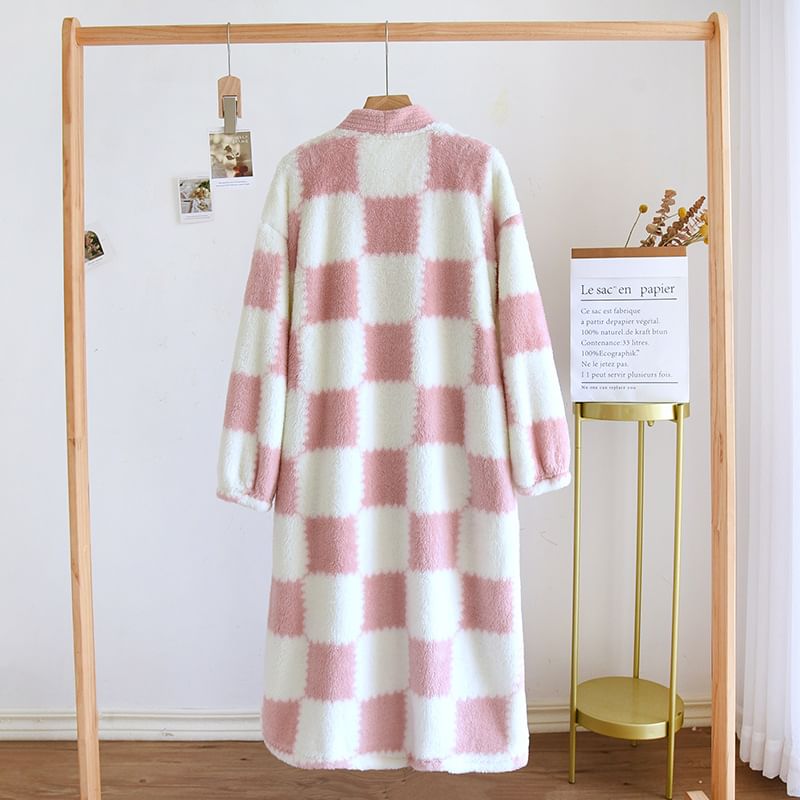 molpes - V-hals geruite koraalfleece midi pyjamajurk met knoopjes