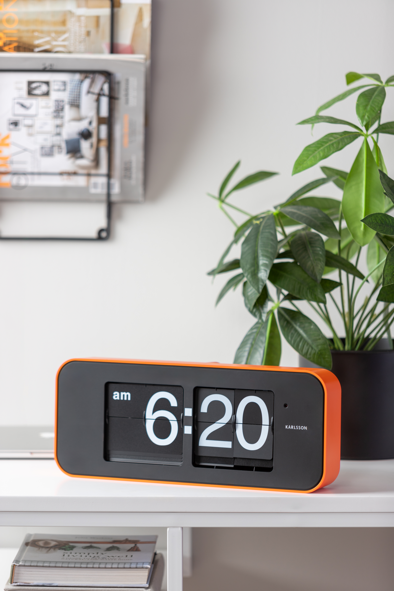 Wall clock Wide Flip white casing, black dial