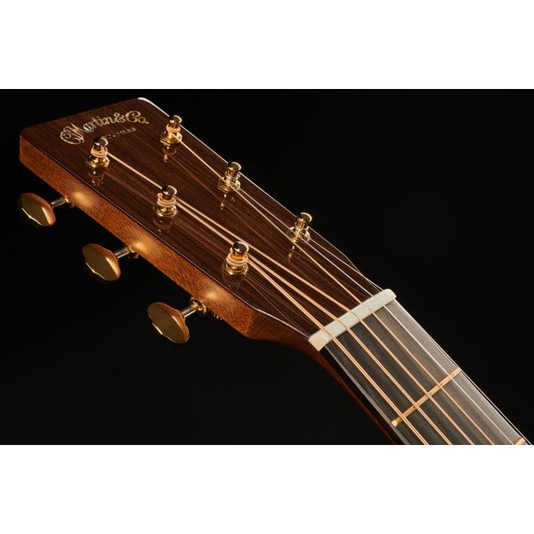 Martin Guitar D-18E Modern Deluxe
